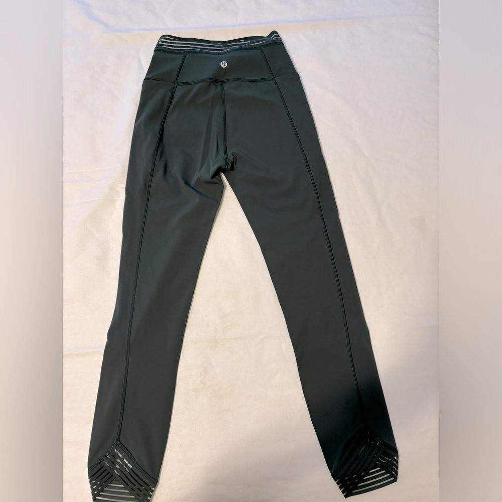 Lululemon Find Focus 7/8 Tight 25" Deep Ivy Green Size 4